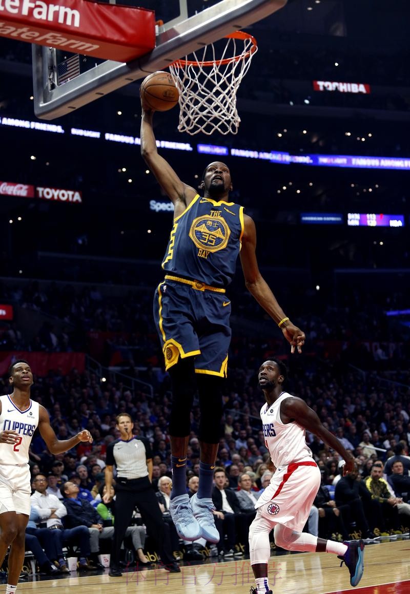 状态火热!杜兰特反击单臂暴扣得手 状态火热!杜兰特反击单臂暴扣得手